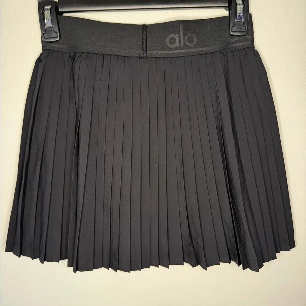 ALO Yoga Aces Tennis Skirt in Black